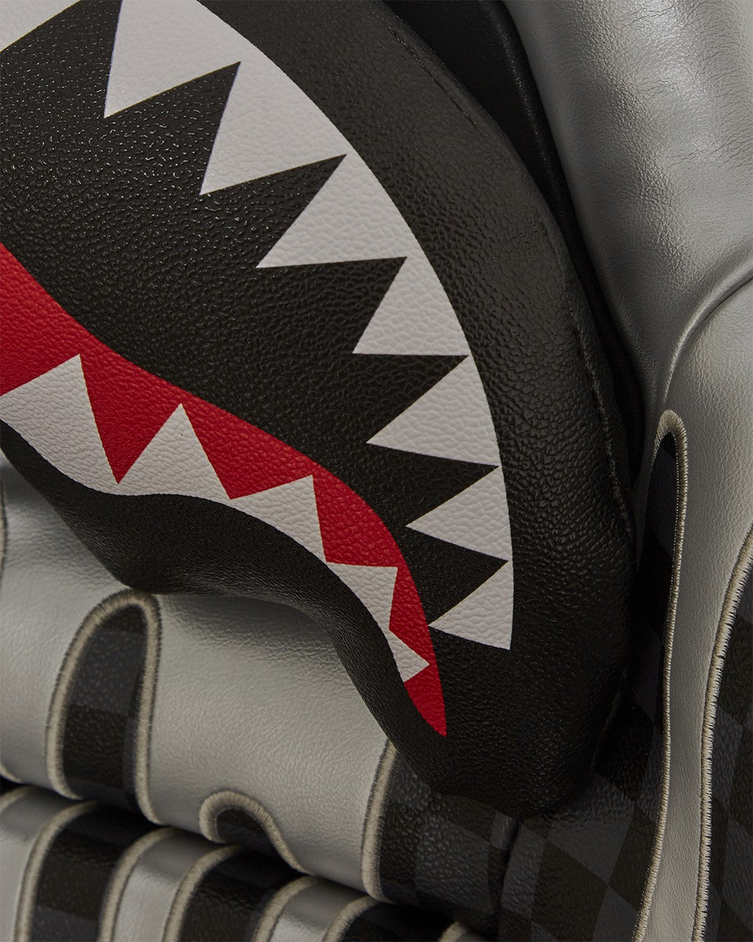 GHOST DRIP SHARK CHAIR