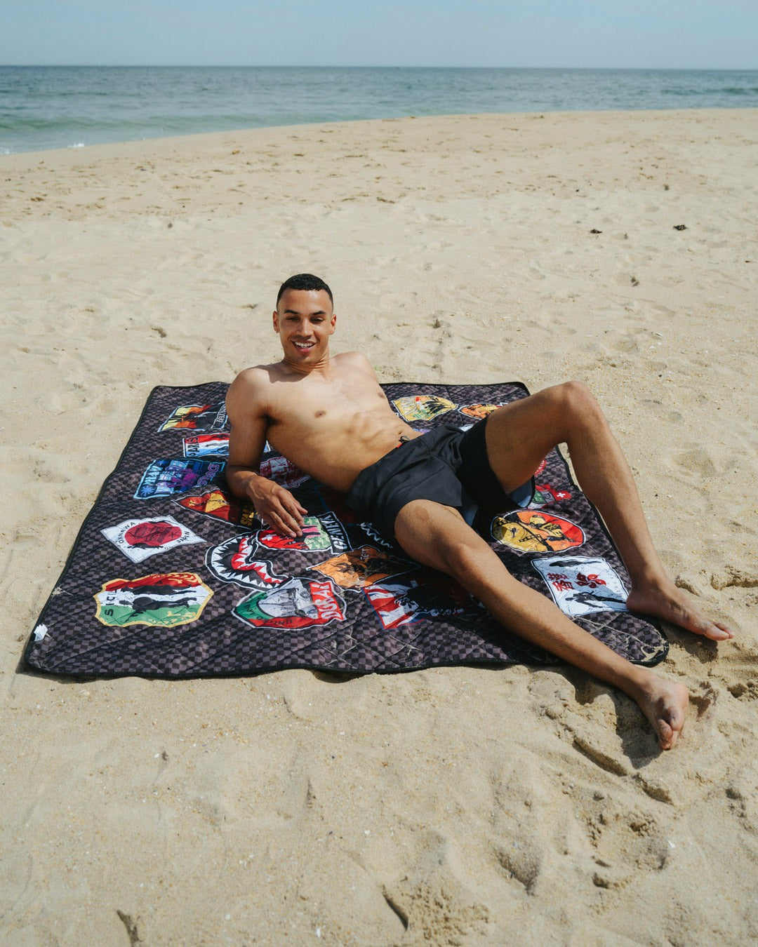 GLOBAL MOGUL UNLIMITED MILES PACKABLE BEACH MAT BLANKET WATER RESISTAN