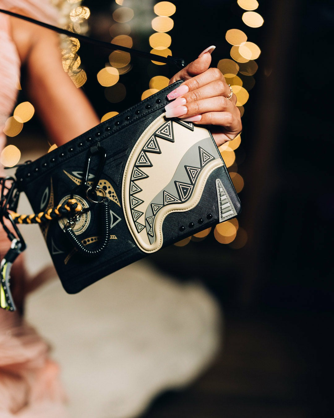A.I. AFRICAN INTELLIGENCE SHARKS OF THE GOLD OCEAN CROSSOVER CLUTCH -
