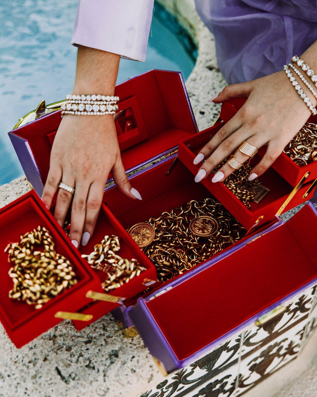 SHARKS OF THE GOLD OCEAN JEWELRY CASE