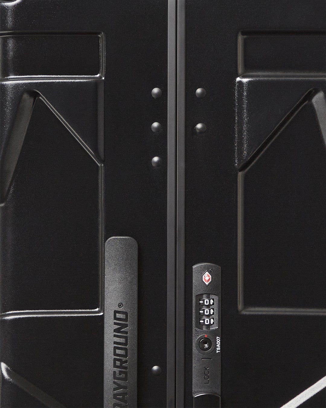 NIGHTSHARKS WORLDWIDE SHARKITECTURE FULL SIZE LUGGAGE