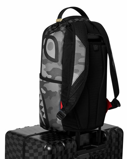 3AM RIPTIDE SHARKNAUTICS HARDSHELL FULL-SIZE LUGGAGE
