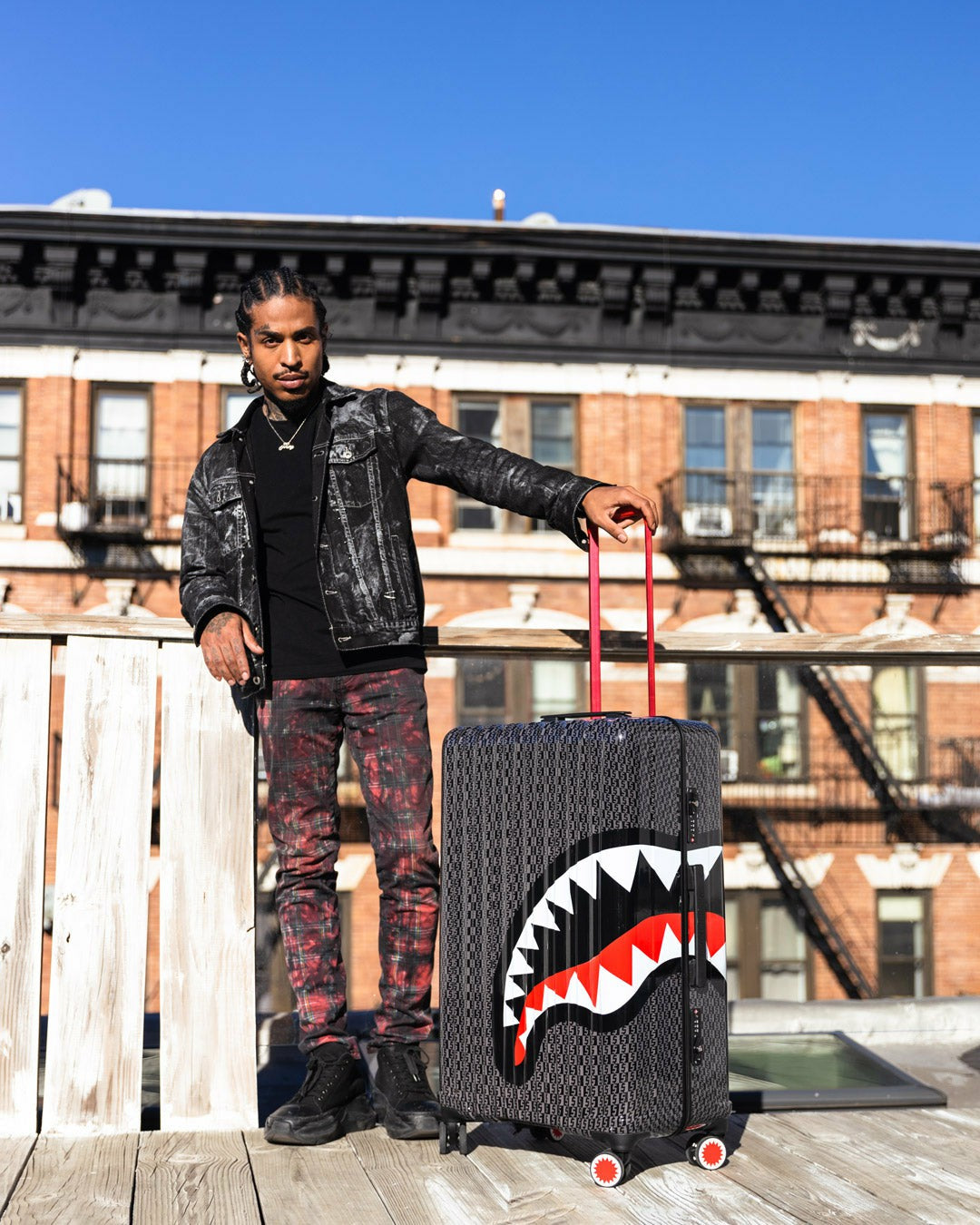SPRAYGATTI REVV SHARKNAUTICS HARDSHELL FULL-SIZE LUGGAGE