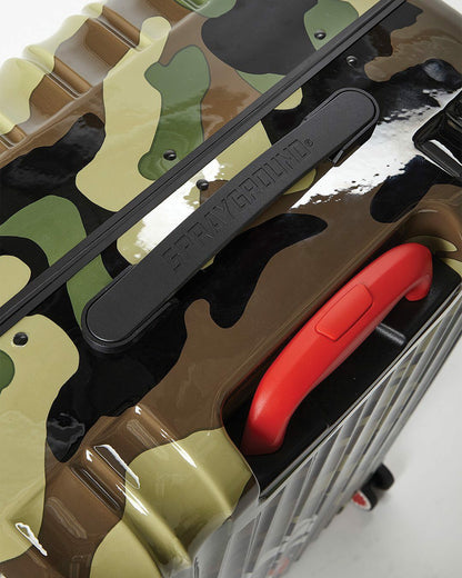 SHARKNAUTICS (CAMO) 29.5” FULL-SIZE LUGGAGE