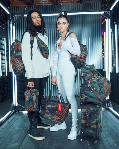 THE PARADOXX SHARK TOILETRY BAG