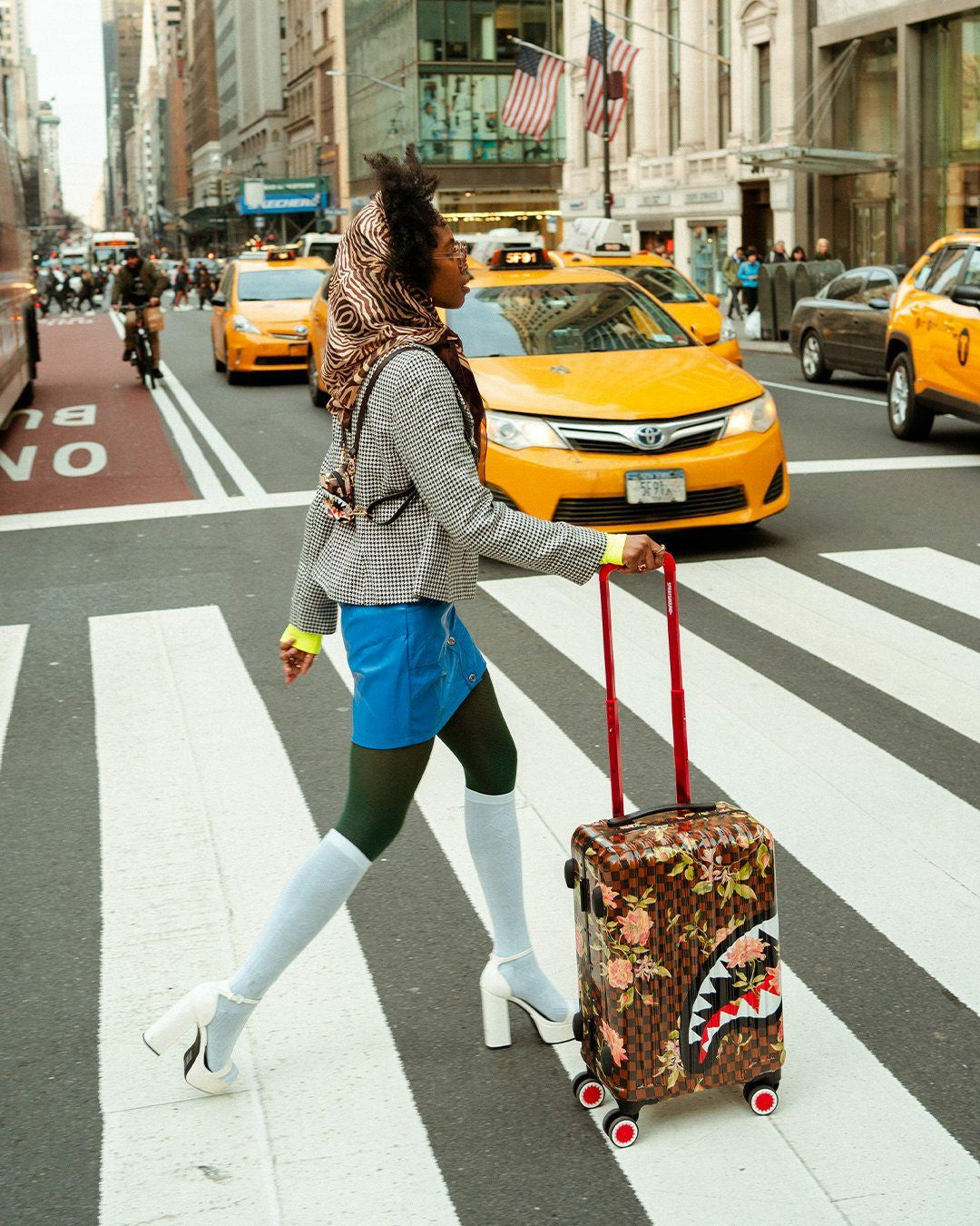 SHARKFLOWER 21.5” CARRY-ON SHARKNAUTICS LUGGAGE