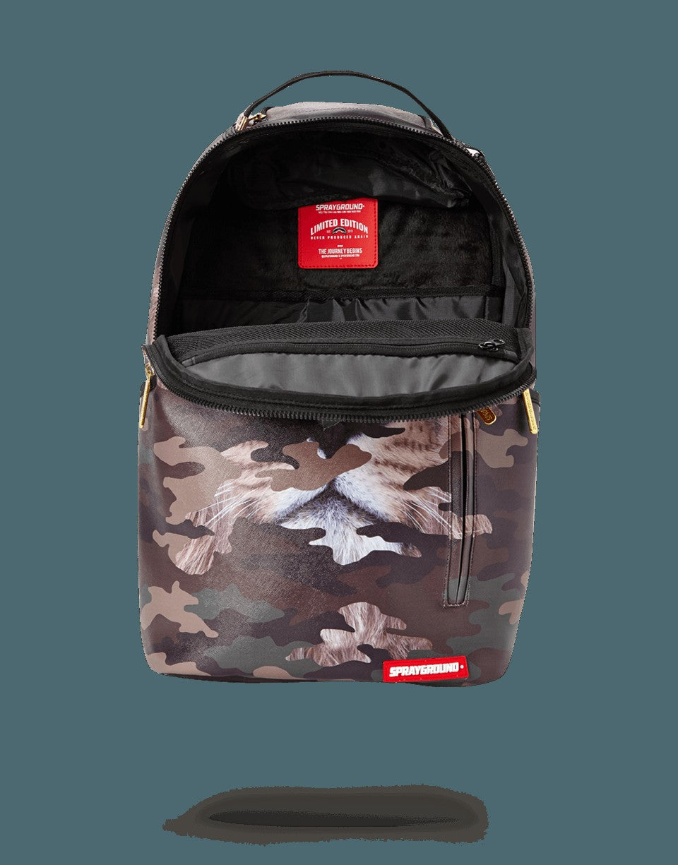 LION CAMO