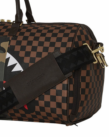EXTERIOR GOLD ZIP POCKET SHARKS IN PARIS DUFFLE