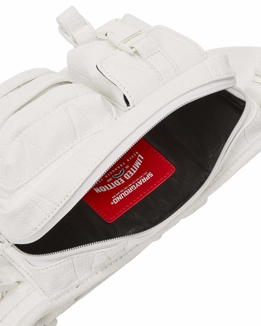 STRATOSPHERE CARGO CROSSBODY