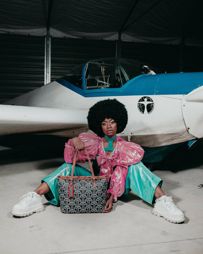 ILLUCHAINS TOTE