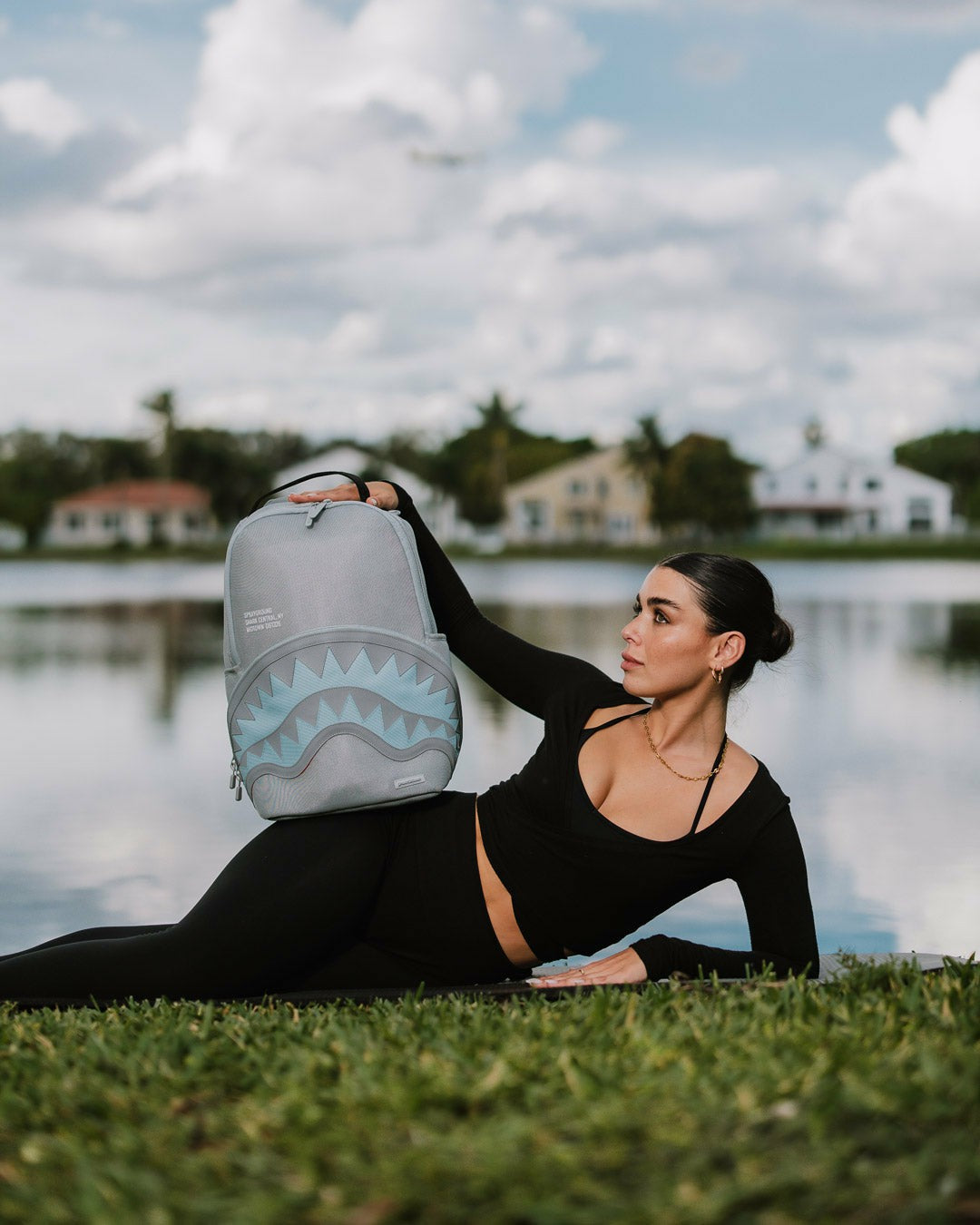 SHARK CENTRAL ICE MESH BACKPACK