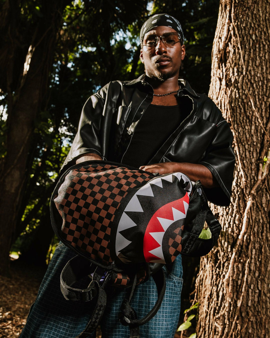 NOOO WAY!!! A REVERSIBLE BACKPACK - PURPLE VELOUR TO OG SHARKS IN PARI