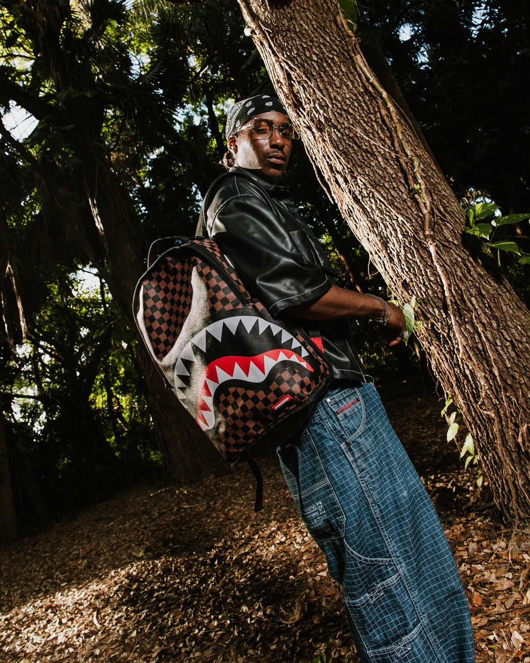 NOOO WAY!!! A REVERSIBLE BACKPACK - PURPLE VELOUR TO OG SHARKS IN PARI