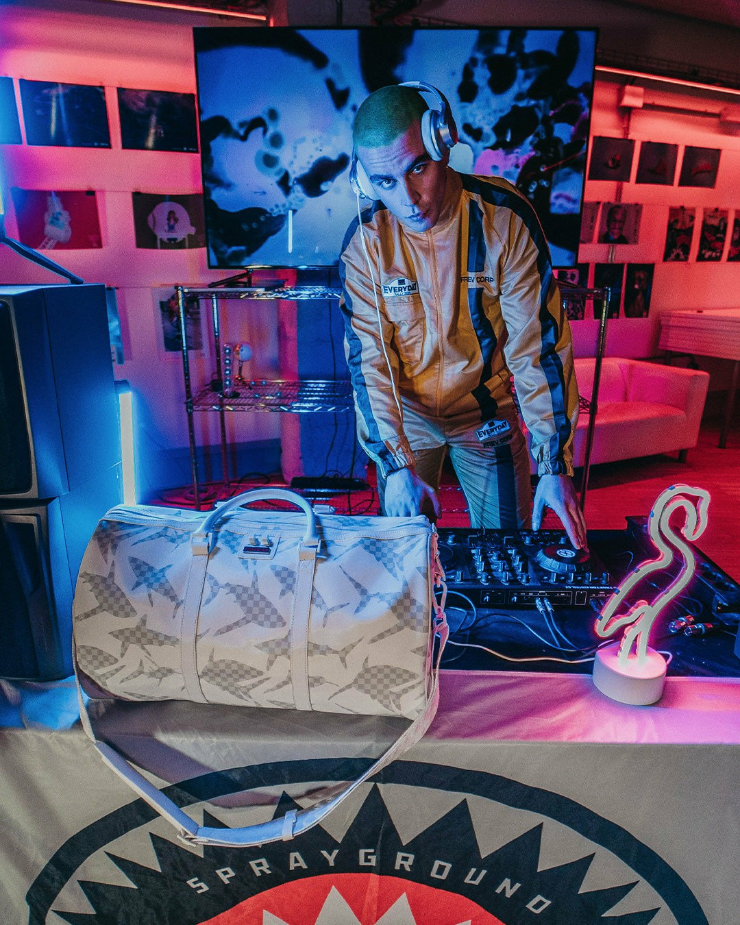 SHARK CHECK (WHITE) DUFFLE
