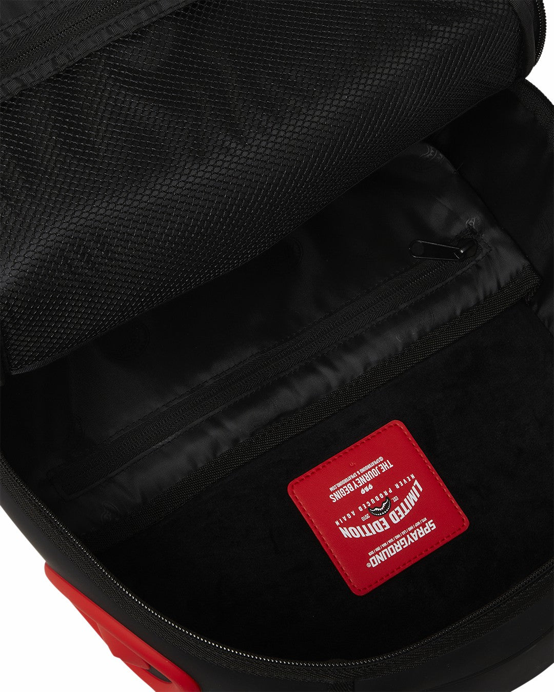 MADNESS SHARK DLXV BACKPACK