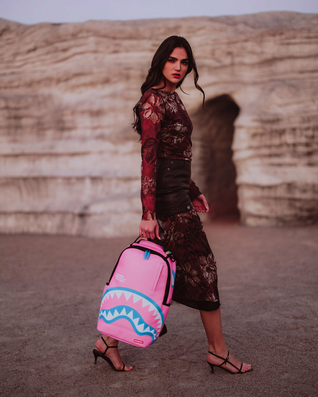 SHARK CENTRAL AMUSEMENT DLXSV BACKPACK