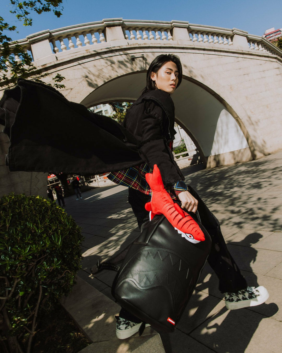 PLUSH SHARK BIG BITE BACKPACK