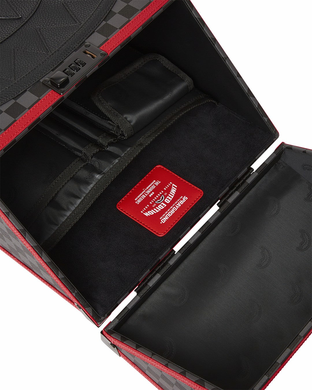 MONACO SHARK CLUB CHATURANGA SHARK 1900 BACKPACK